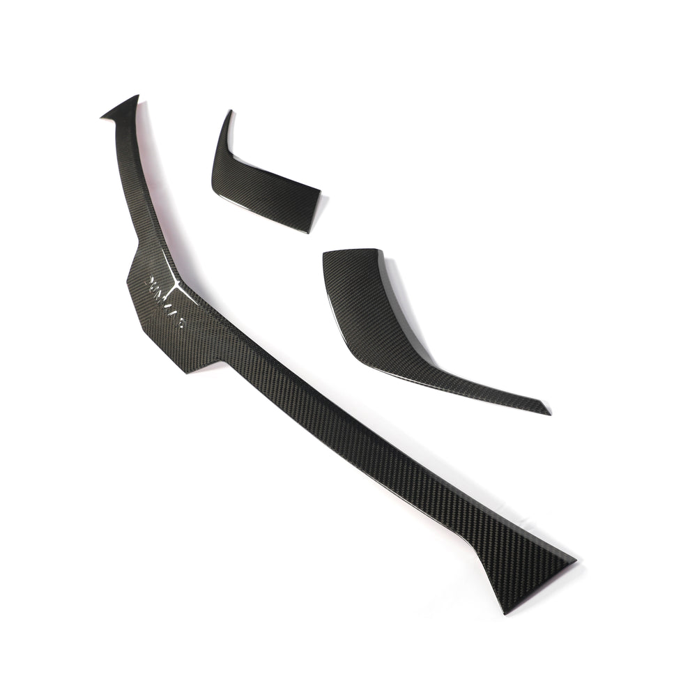 DUMMAR three-piece carbon fibre rear trim set for the Lamborghini Urus SE