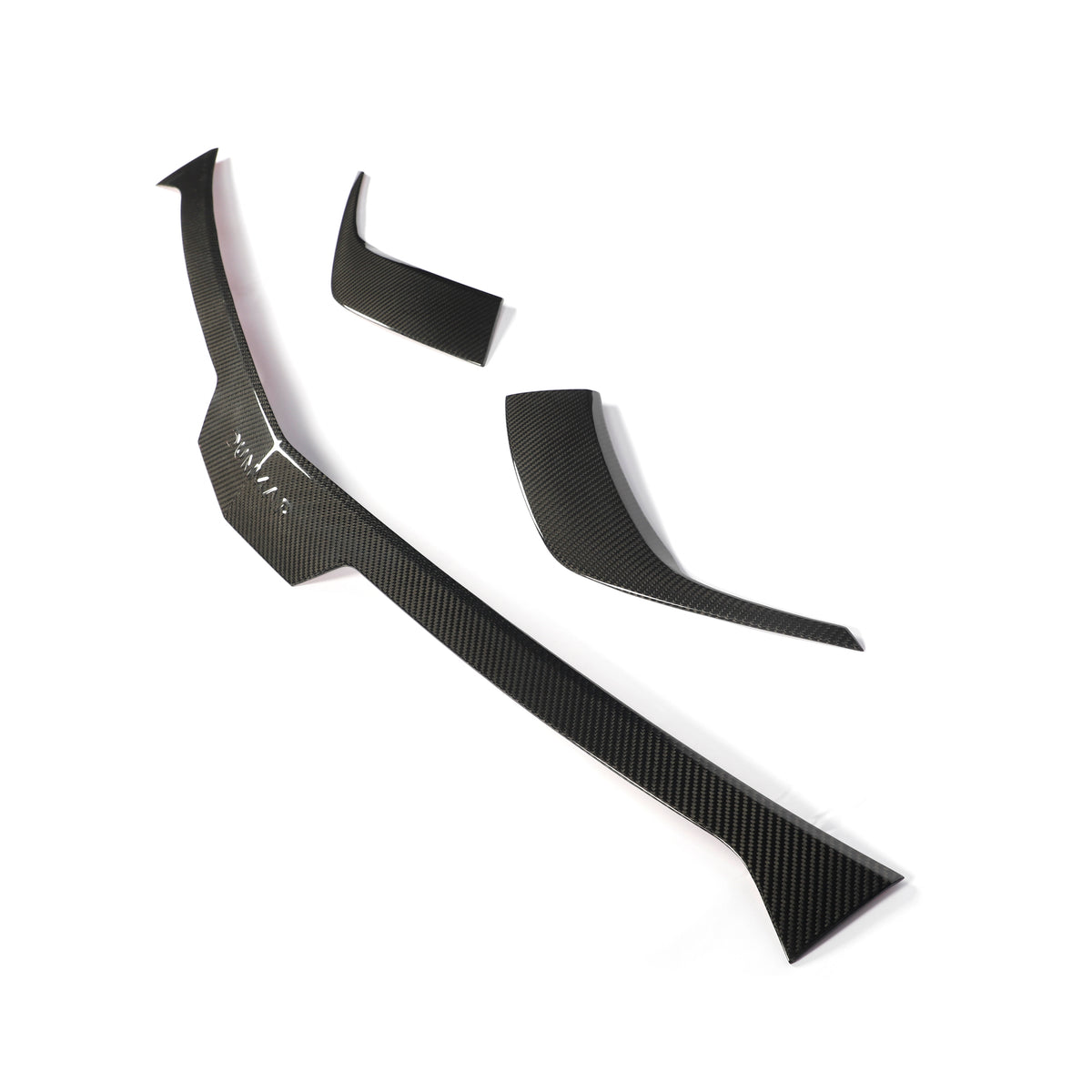 DUMMAR three-piece carbon fibre rear trim set for the Lamborghini Urus SE