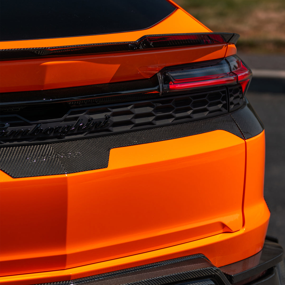 DUMMAR carbon fibre rear trim installed on the Lamborghini Urus SE